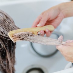 Peigne démêloir avec manche en bambou