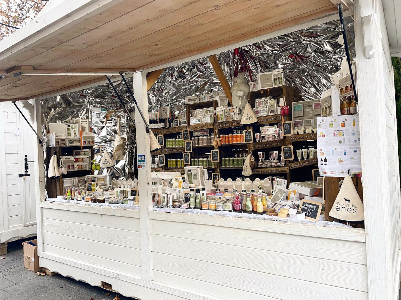 Chalet Au Pays des Ânes au marché de Noël de Lyon